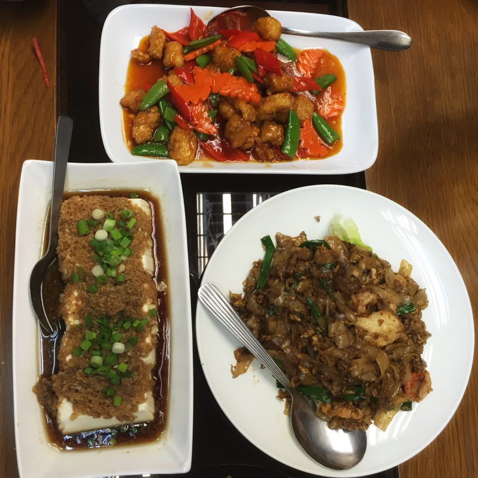 minced prawnes and tofu, sweet & sour pork, sweet & sour prawns & fish